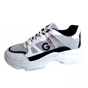 GBG Los Angeles Lace‎ up Sneakers size 8.5 NWT